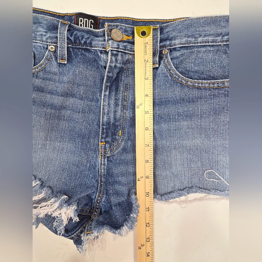 BDG Denim Shorts‎ Women's Girlfriend High Rise Urban Outfitters Blue Cut Offs 31